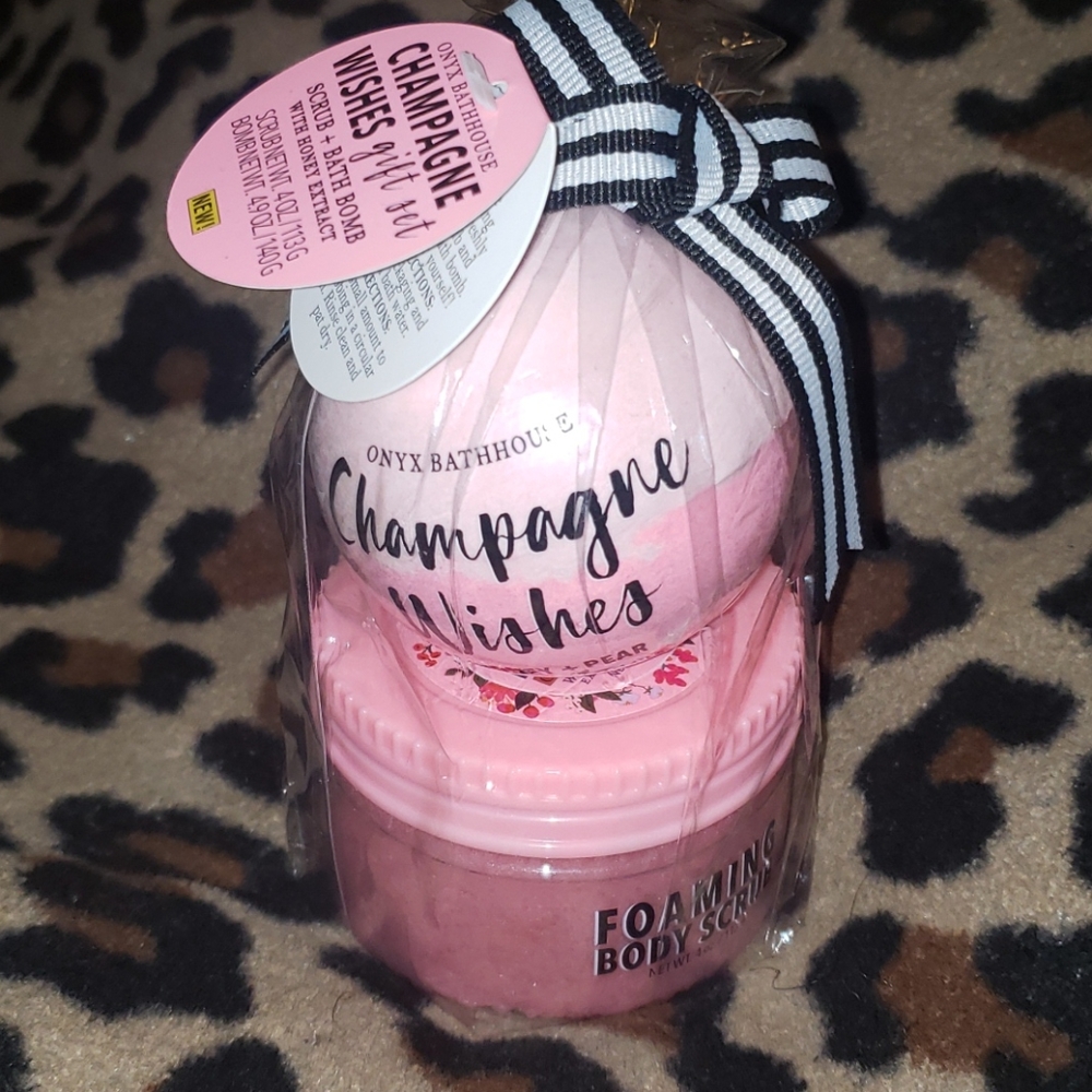 Honey and Pear Bath Bomb & Scrub Set